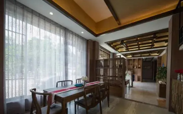 Eternal Love Across Three Lifetime-Art Homestay in Fenghuang Ancient Town