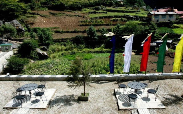 Mountain Lodges of Nepal - Monjo