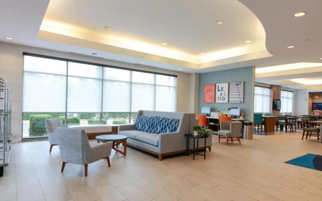 Comfort Suites Magnolia Greens
