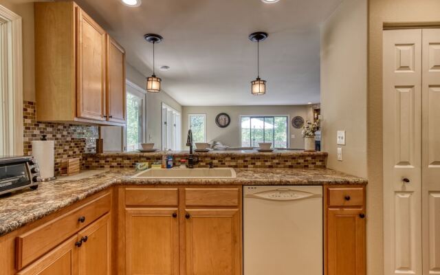 Deer & Doe by HoneyBearCabins