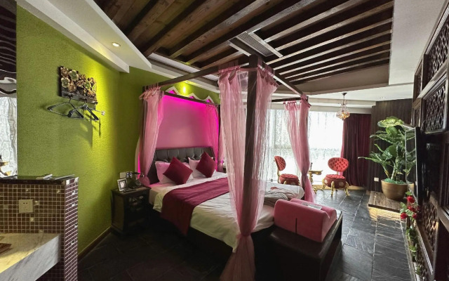 Rose Lover Hotel