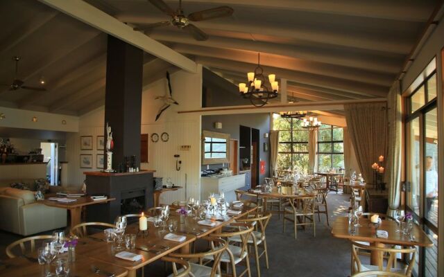 Punga Cove Resort