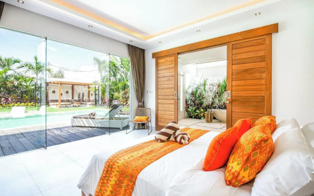 Modern 4 BR Villa 400m to the Beach in Canggu