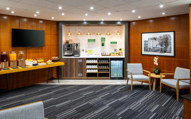 Holiday Inn Reading South M4 Jct11 by IHG