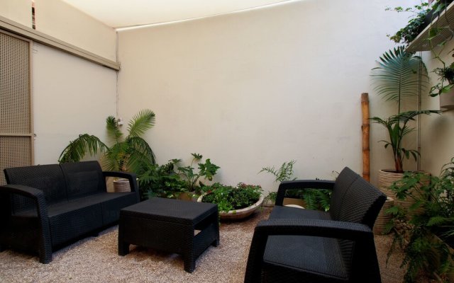 Modern Central Studio 5 min to Beach