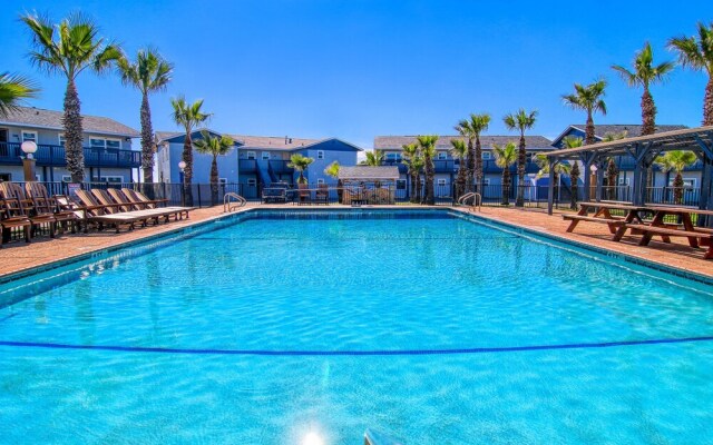 Buena Vista 3 Bedroom Condo by RedAwning