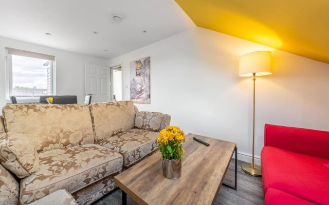 Superb 3BD Home in the Heart of Southall -sleeps 8