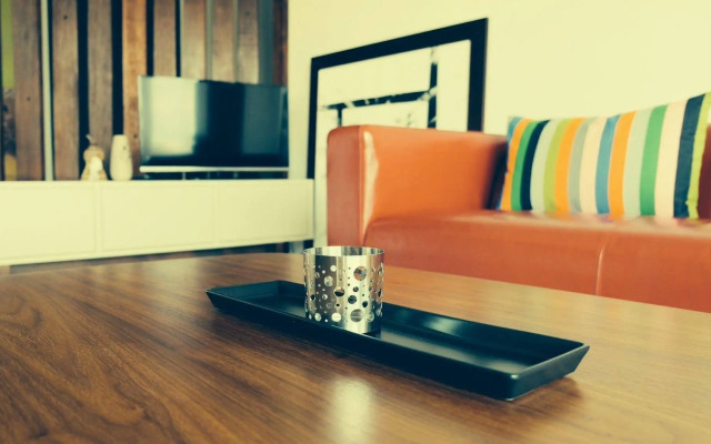 Roomies Suites
