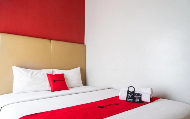 RedDoorz Plus @ Blue Pacific Blok M