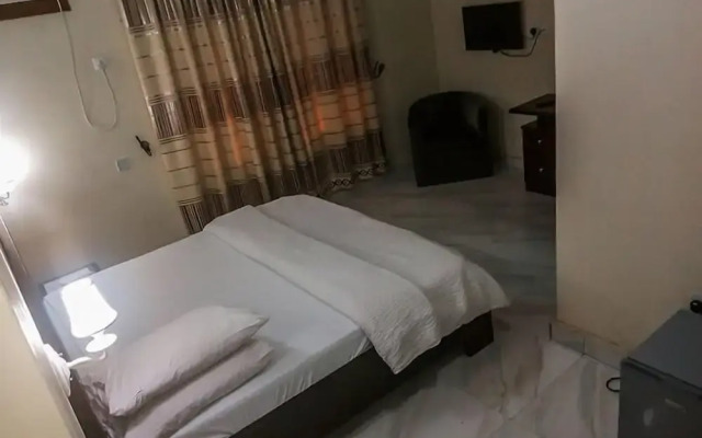 Carabana Hotel & Suites