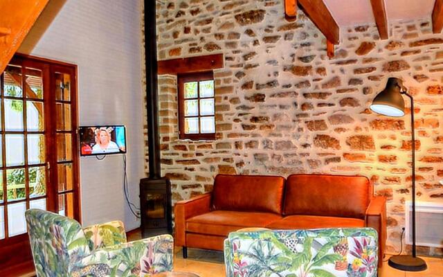 Serene Holiday Home in Cussac with Private Terrace, Barbeque