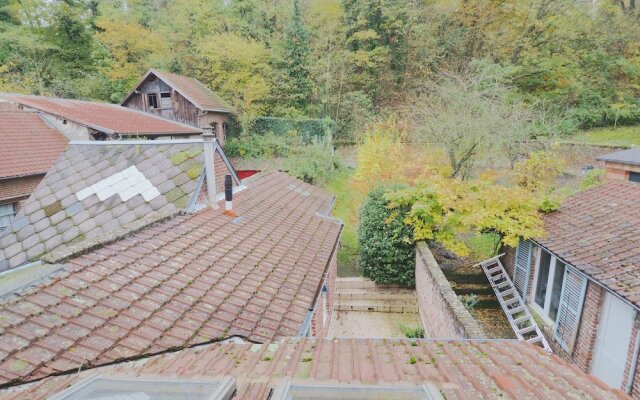 Elegant Bourgeoise Style House