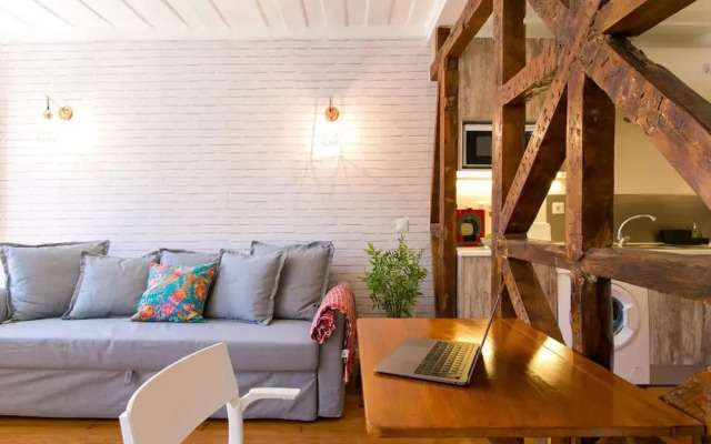 Sunlit Photographers 1bedroom Apartment in Alcântara