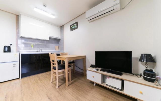 Jeju Gamsugul Pension