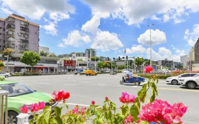 Zhuhai Baisheng Hotel (Xiangzhou Long Distance Station Vientiane City) – Outside – Zhuhai