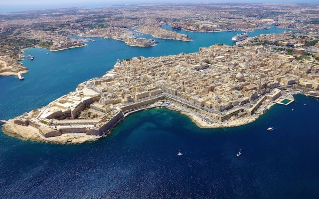 Seashells Self Catering Apartment by Getaways Malta