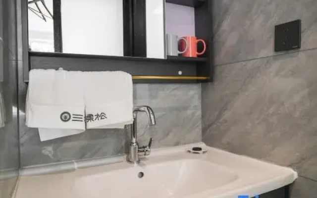Sankesong Zhiya Hotel (Baquanxia Scenic Area)