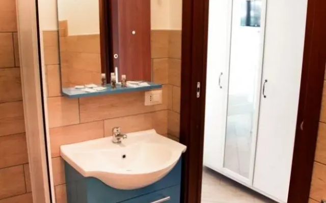 Garibaldi Apartments