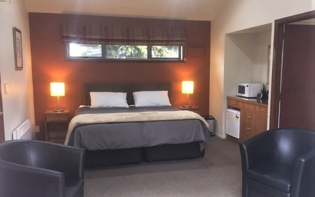 18 Jollies Pass Rd - Garden Studio 347