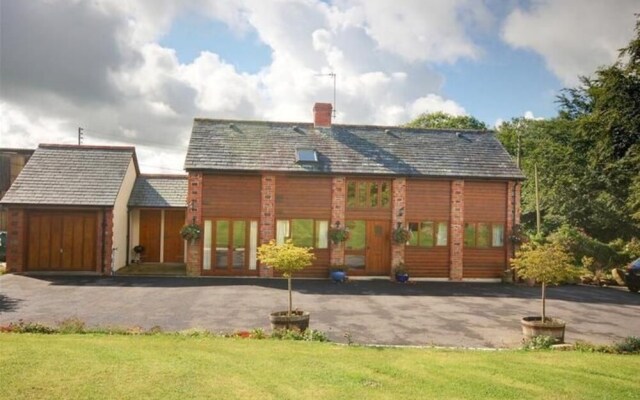 Spacious Holiday Home in Bradworthy With Garden