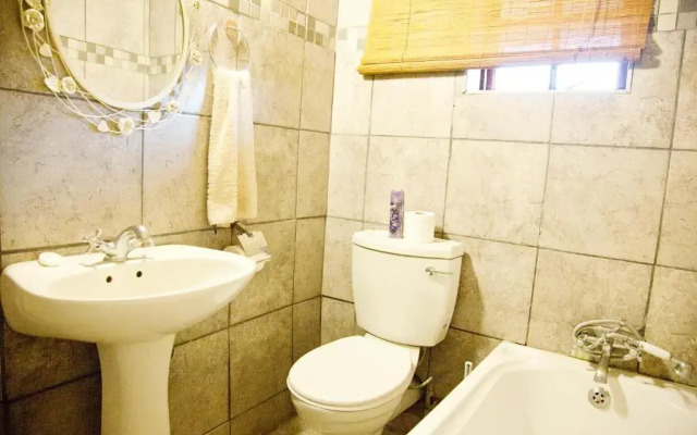 Lalapanzi Hotel & Conference Centre