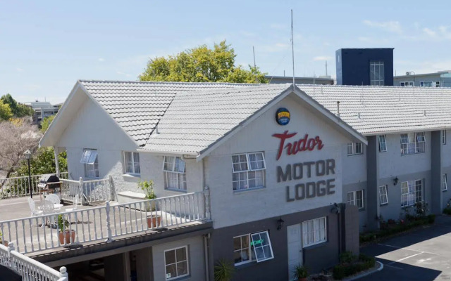 Tudor Motor Lodge