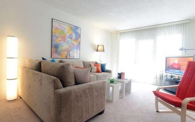 Beverly Center One Bedroom Apartment