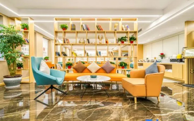 Zhuji Boya Hotel (Honghui Fortune Building Dianchi Middle School)