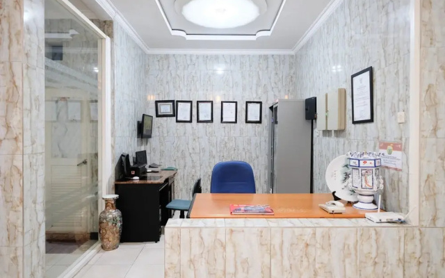 Urbanview Hotel Mawar Sharon Near Alun Alun Batu