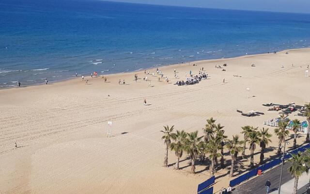 Colony Beach Apartment 705