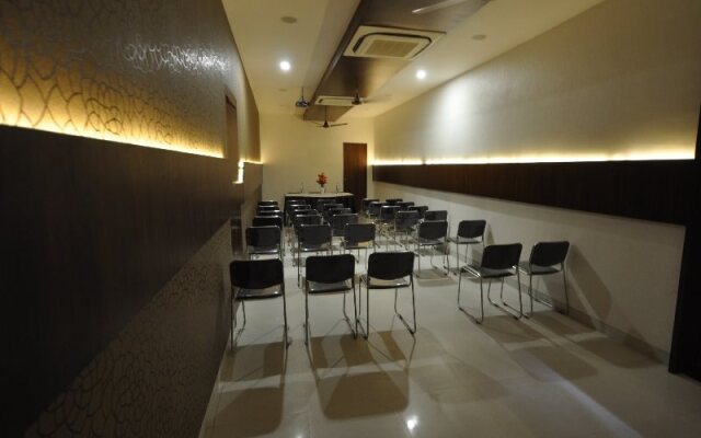 Vijey Hotels - Trichy Central