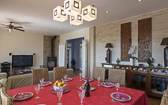 Villa - 6 Bedrooms with Pool, WiFi and Sea views - 106412