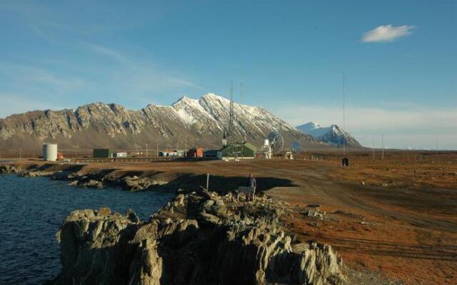 Isfjord radio