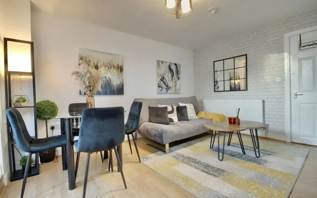 Southsea Apartment-Parking-Pool-Hot tub
