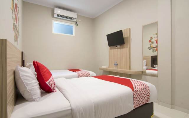 Stay At H by OYO Rooms