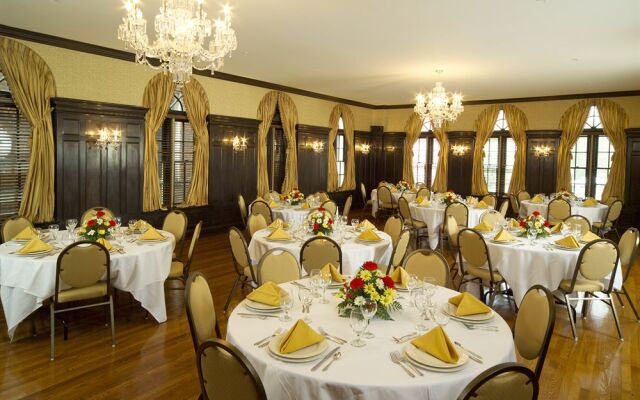 General Francis Marion Hotel