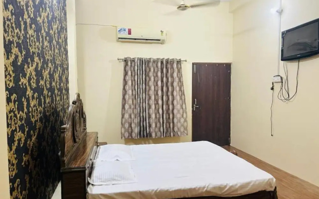 Goroomgo Bhagwaan Das Varanasi