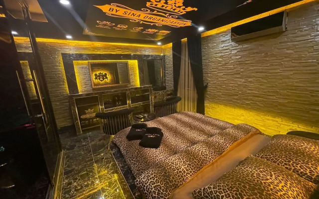 Black House