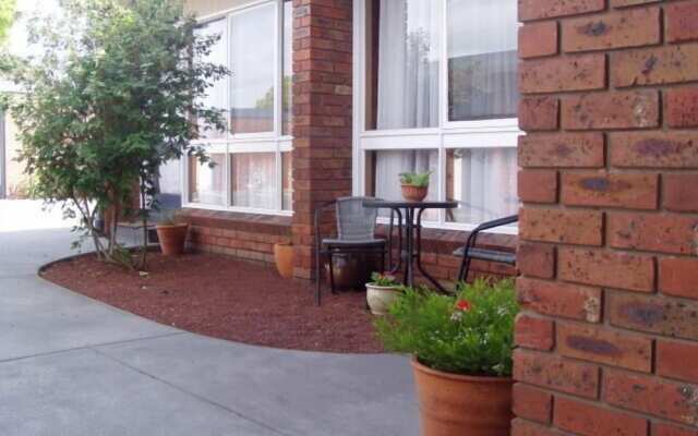 Kardinia Park Motel