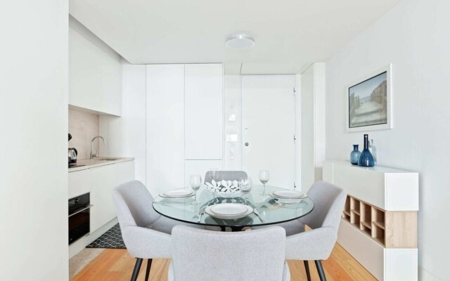 Spacious 1 Bedroom Apartment Near Baixa