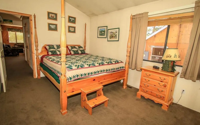 Bear Claw Bungalow #379