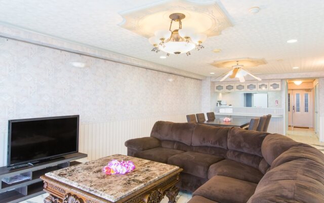 Beachside Condominium