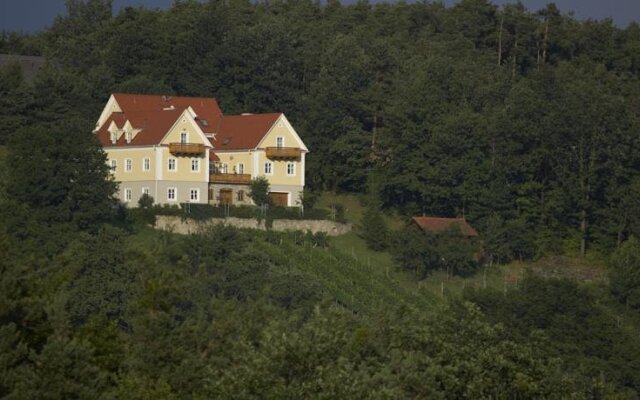 Ferienwohnungen Friedrich "Genuss im Winzerhaus"