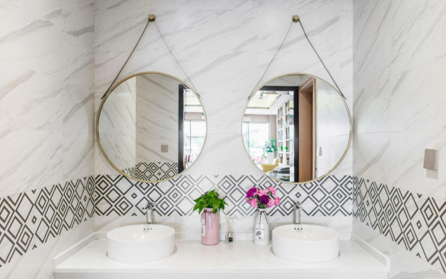 Huangzhicheng Hotel (Kunming Century City Dadu Motian Branch)