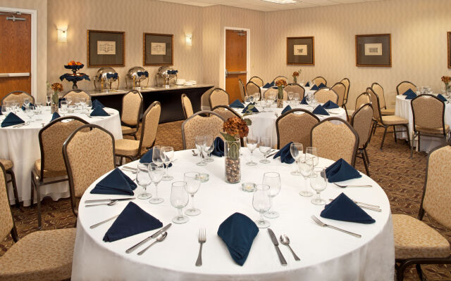 DoubleTree by Hilton Chicago Schaumburg