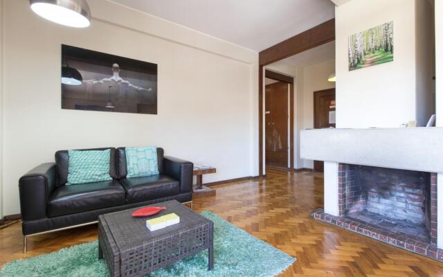 Lvpremier Clerigos RE2 Space Lift AC Balcony