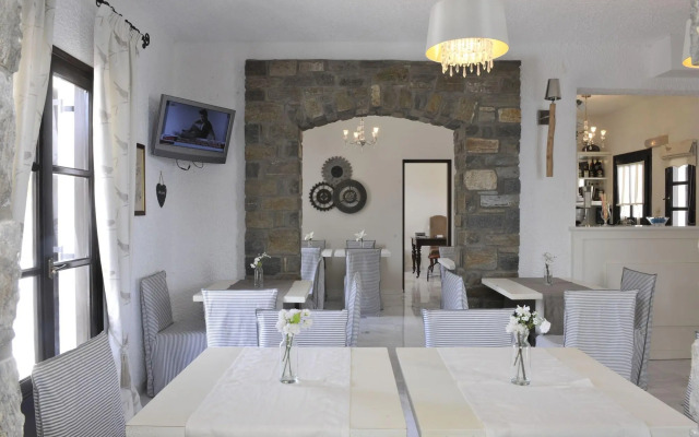 Aella Residence