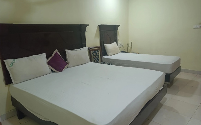 Malabar Plaza Lodge