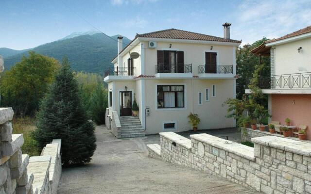 Aroanios Hotel