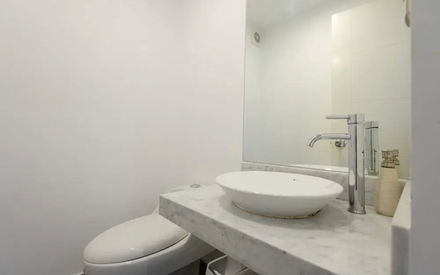 Trendy Host Canvas, Miraflores